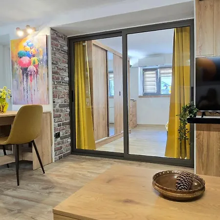 Old-timer 2 Apartman Várna