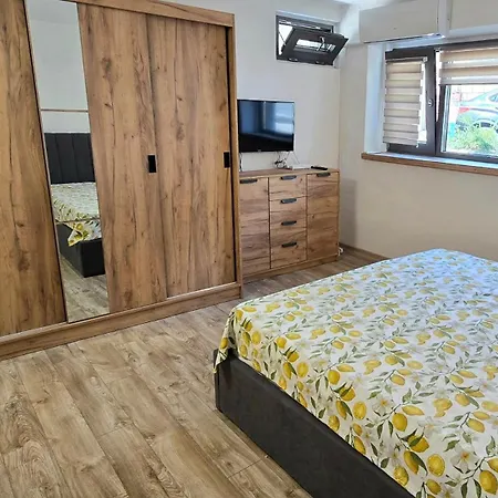 Old-timer 2 Apartman Várna